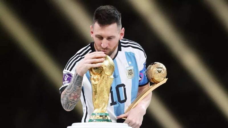 Lionel Messi là một trong những cầu thủ hay nhất trong lịch sử bóng đá 